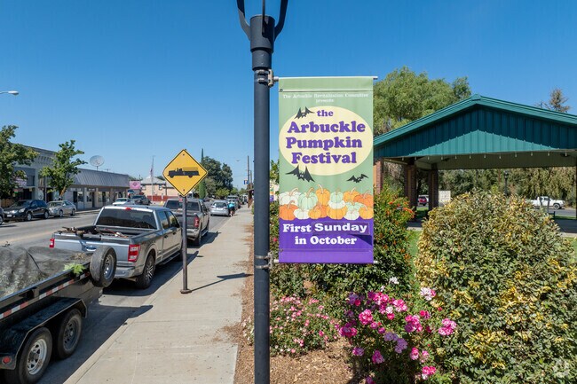 Arbuckle hosts festivals and family-friendly events throughout the year, bringing neighbors together.