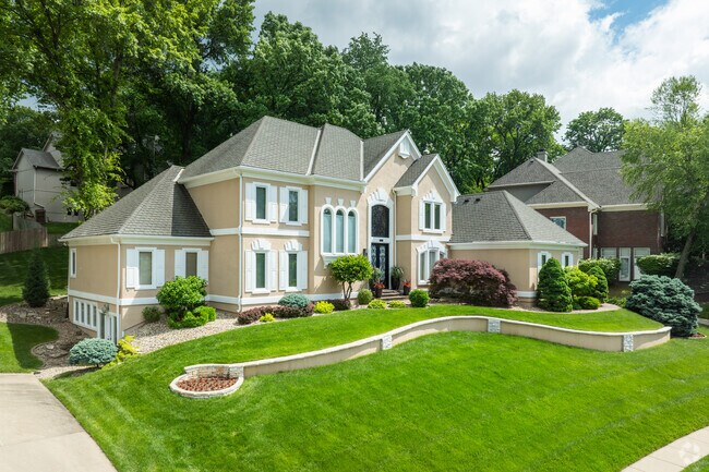 The Parkdale-Walden homes at Tremont offer stately luxury.