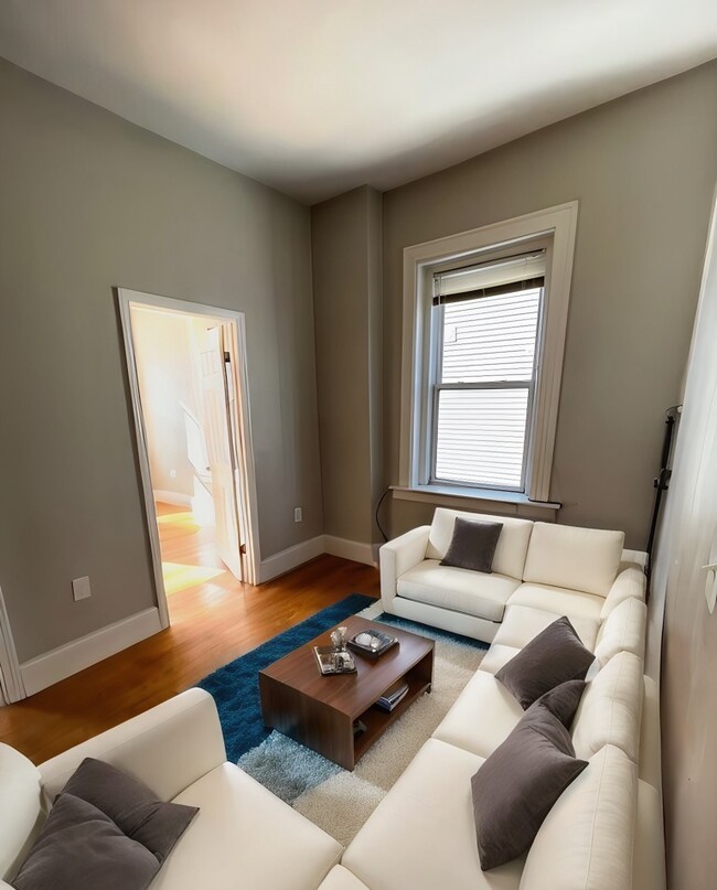 22 Chelsea St Unit 2, Boston, MA 02128