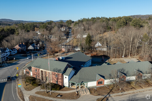 Pierce Elementary School is a public school in Manchester.