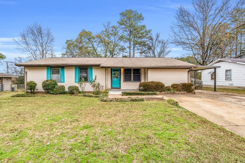 711 Hemlock St, Columbus, MS 39702 - photo 1