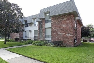 494 E Breckenridge St, Ferndale, MI 48220