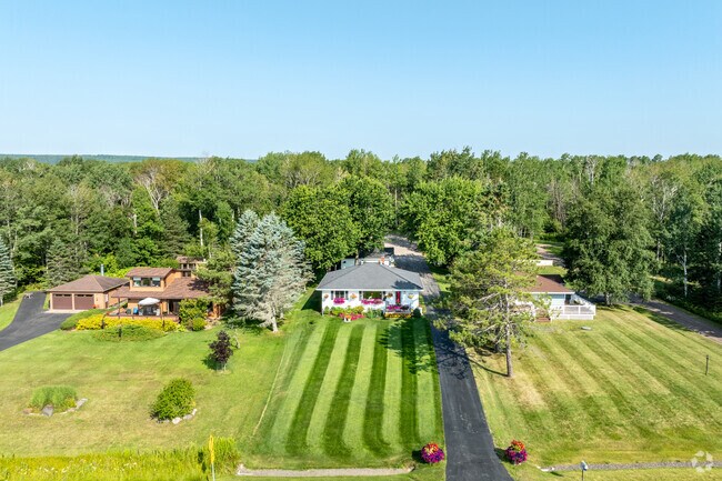 Homes in North Shore come in a variety of styles.