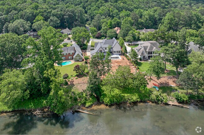 Lucky River Chase residents wake up to an amazing views of the Chattahoochee River