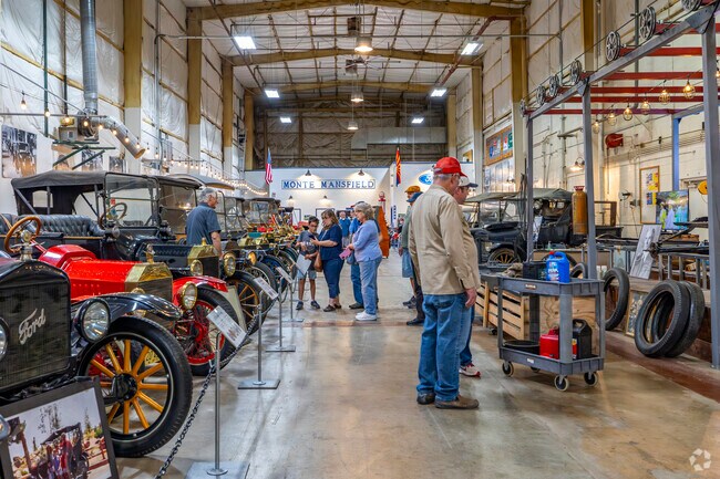 The Rolling Thru Time Auto Museum near Drexel Park showcases over 200 classic cars, providing a nostalgic experience for car enthusiasts and history buffs alike.