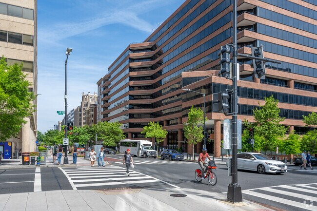 Largely dominated by government and office buildings, Foggy Bottom is at the center of it all.