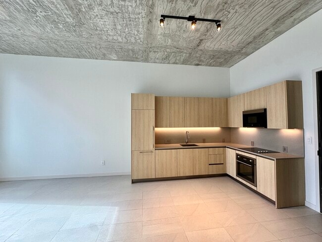 244 NW 31st St unit A8, Miami, FL 33127 - photo 2