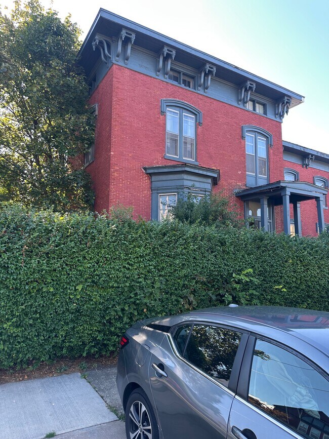 188 W 2nd St, Oswego, NY 13126