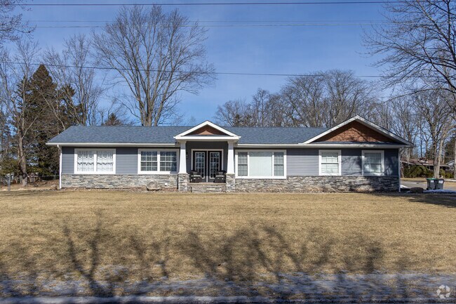 There are may styles of home including Craftsman, Ranches and more, an average home in Mountain Top goes for around $300,000.