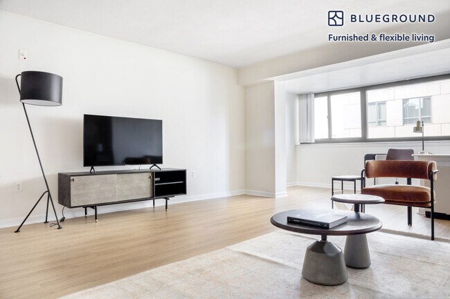 1 Emerson Place unit FL6-ID497, Boston, MA 02114 - photo 4