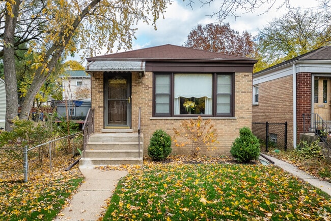 Single-family homes come in a variety of prices and sizes in Oakton.