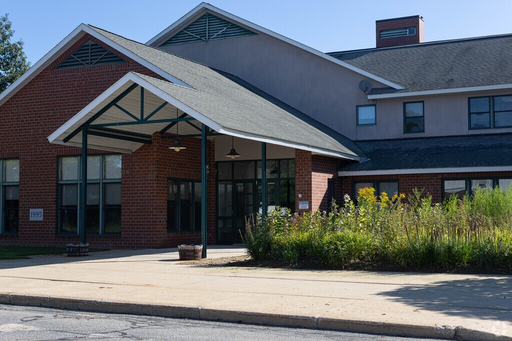 New Braintree Grade serves students in the New Braintree community.