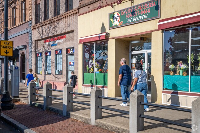 Just minutes from Oakland, enjoy a family walk in Downtown Taunton's shops and restaurants.