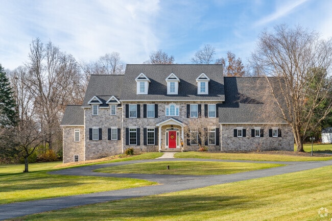Mansions topping 6,000 square feet can be yours for $800,000 in Ruscombmanor.