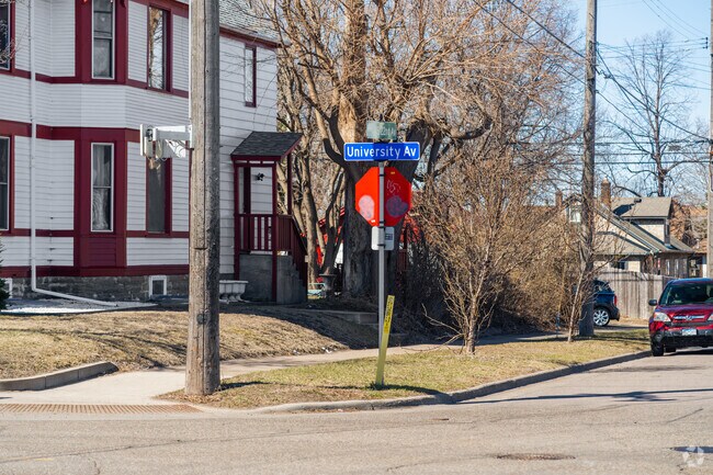There are many restaurants, local businesses, and shops on Highway 47 in the Holland area.