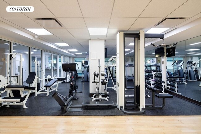 150 E 57th St, New York, NY 10022 - photo 2