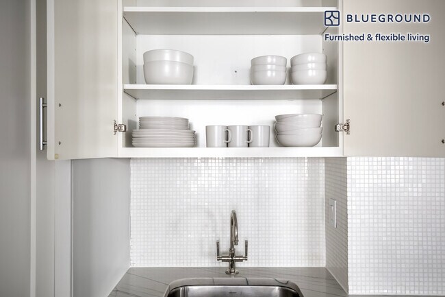 240 W 73rd St unit FL5-ID963, New York, NY 10023 - photo 6