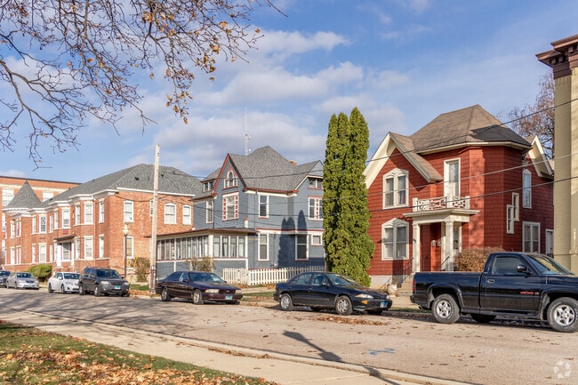 Gifford Park homes come in a wide variety of architectural styles.