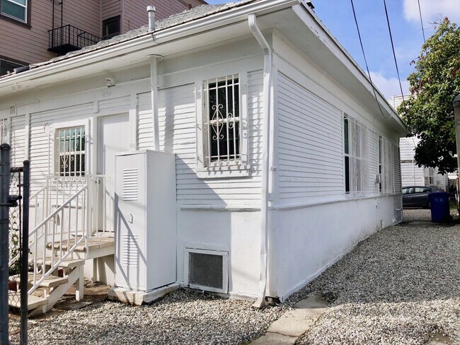 AWH, Los Angeles, CA 90015 - photo 5