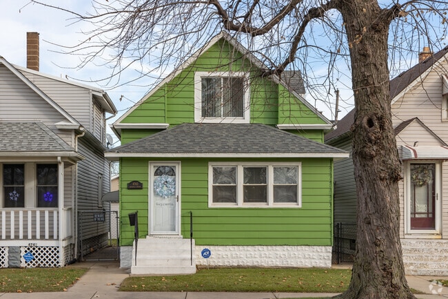 Two story Cape Code homes are the most common in the East Calumet area.