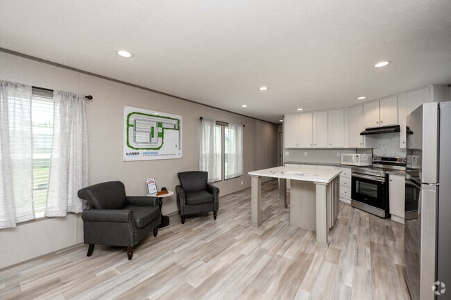 3BR, 2BA - 1,216SF - Dining Area