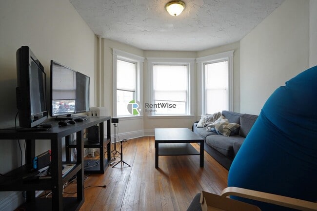 76 Gordon St unit 7, Boston, MA 02135 - photo 2