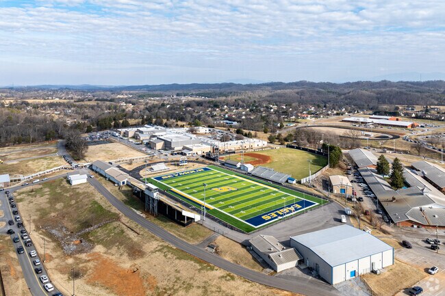 Seymour High School scored a 7 out of 10 from GreatSchools.