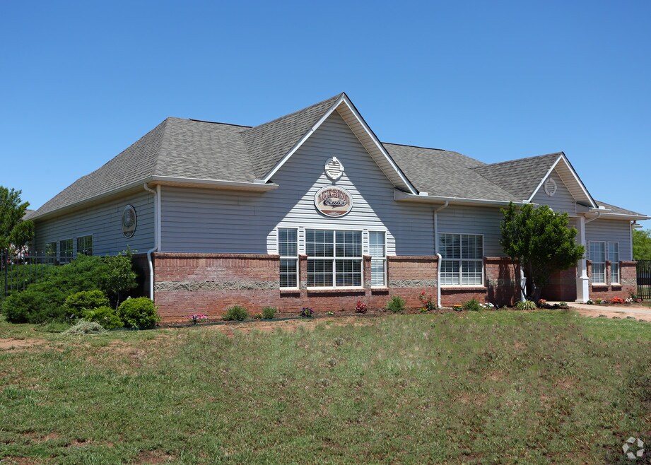 Villages at West Lake 3033 W Lake Rd, Abilene, TX