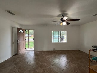 1013 Rancho Rd, Roswell, NM 88203