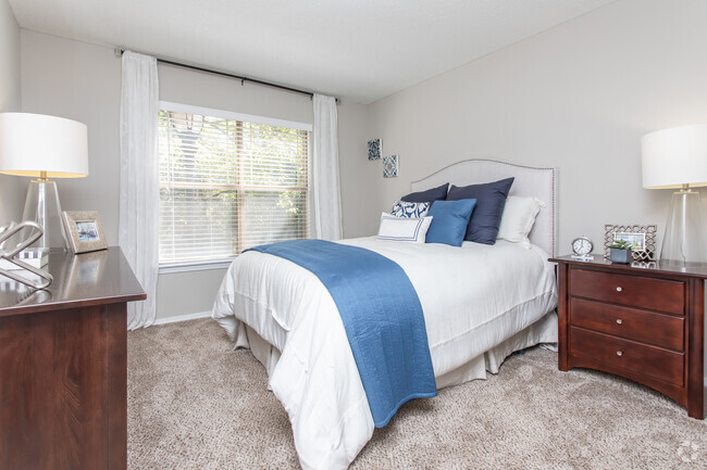 2BR, 2BA - 1060SF