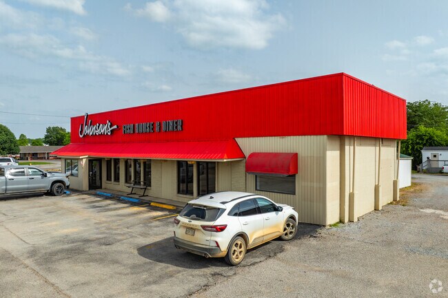 Wynne is home to several local diners and restaurants like Johnsons Fish House and Diner.