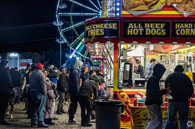 The Festival of Lights in Bull Run offers amusement park rides and a sparkling drive-through holiday display during the winter.