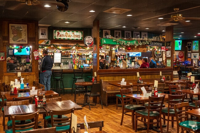 Rare Old Times is an Irish Pub located in the Canterbury Shopping Center.