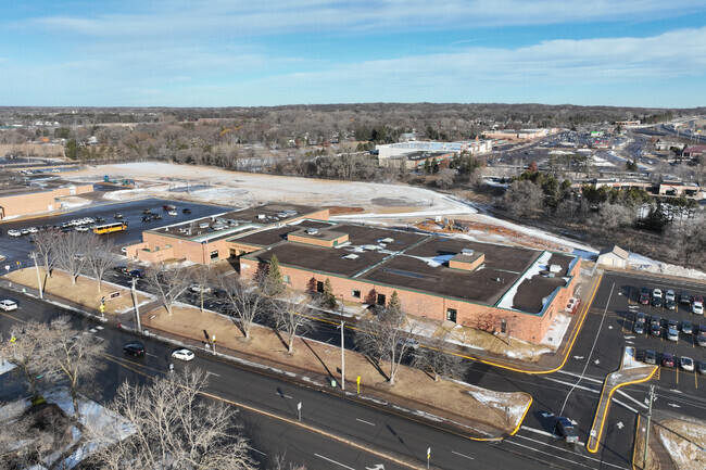 Parker Elementary School has an outstanding overall Niche grade of A-.