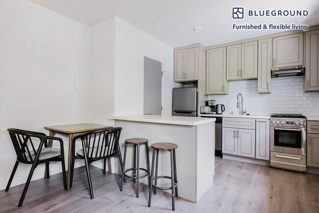 4136 Grand View Blvd unit FL0-ID1326, Los Angeles, CA 90066 - photo 4