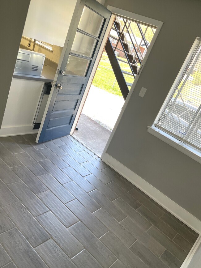 Avera Ave Apartments, Winston Salem, NC 27106 - photo 3