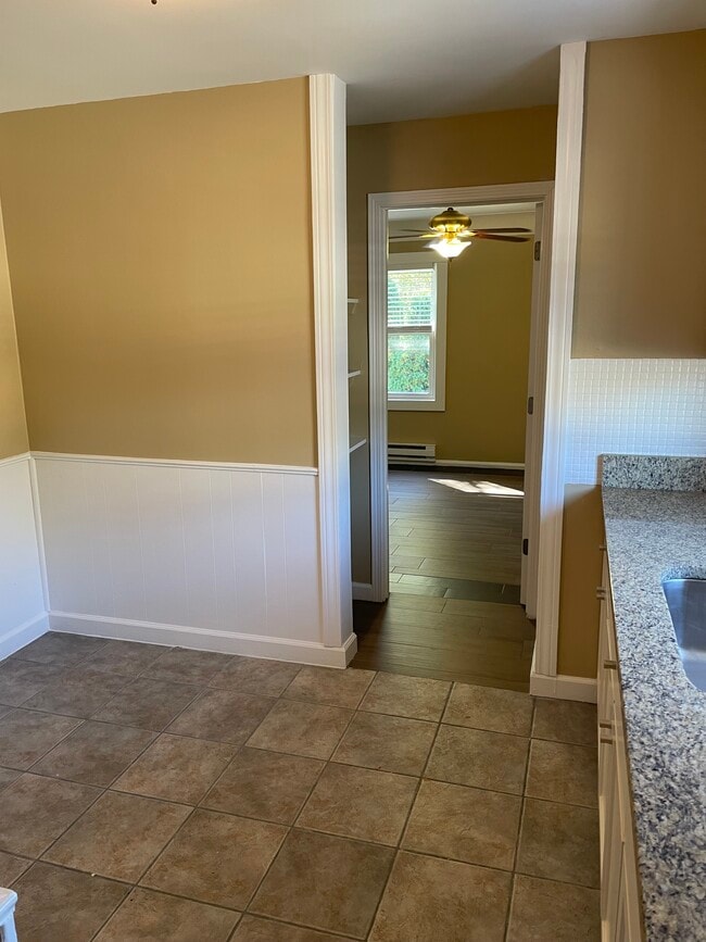 26095 E Huron River Dr unit B, Flat Rock, MI 48134 - photo 5