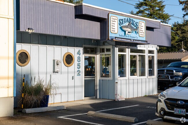 Sharks Seafood Bar & Steamer Co is home to some of the most delicious crab in Agate Beach.