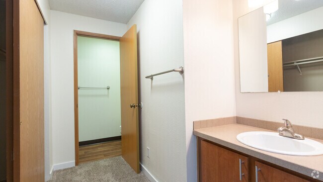 ReNew Forest Creek, Kent, WA 98030 - photo 2