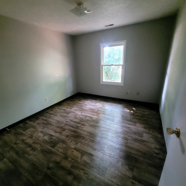 1226 W 13th St, Anderson, IN 46016 - photo 6