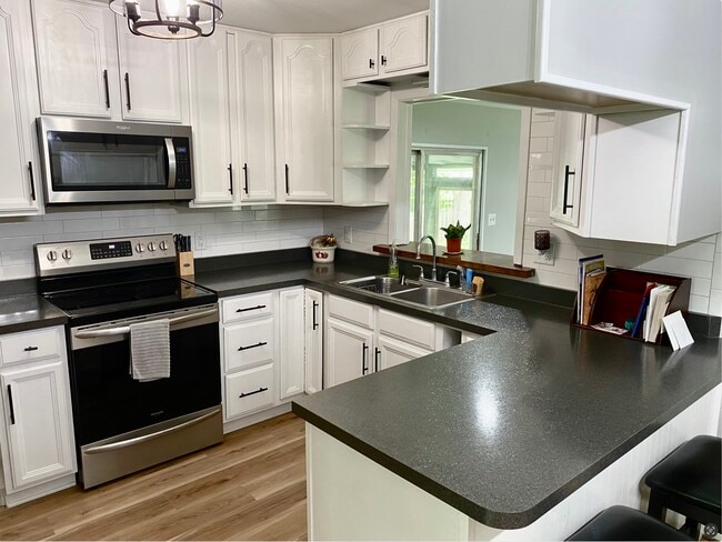 6309 Maple Dr, Indianapolis, IN 46220 - photo 4