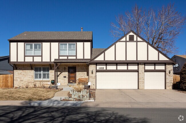 Tudor-style elements appear frequently on Sable Ridge's houses.