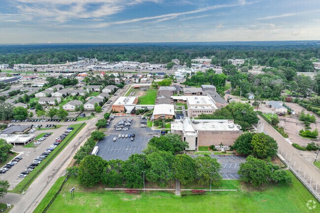 Saint Richard Catholic School has a student to teacher ratio of 15 to 1.