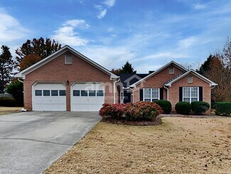 3417 Summit Glen Dr, Loganville, GA 30052