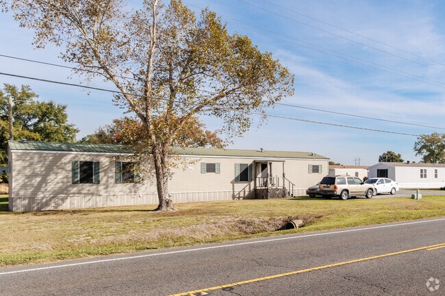 There are manufactured homes as well in North Lafayette Parish.