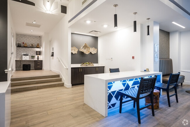 The Palms on Main, Columbia, SC 29201 - photo 5