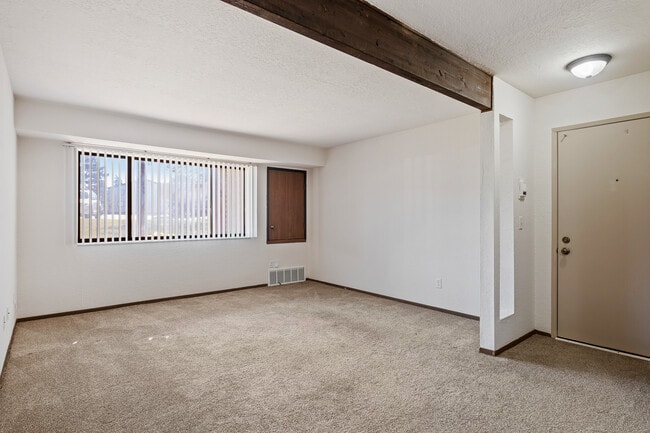 Burtons Landing Apartments, Grand Rapids, MI 49546 - photo 2