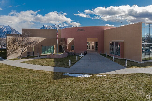 Earth tones and clean lines at Freedom Elementary in Thanksgiving stand out againstthe mountains