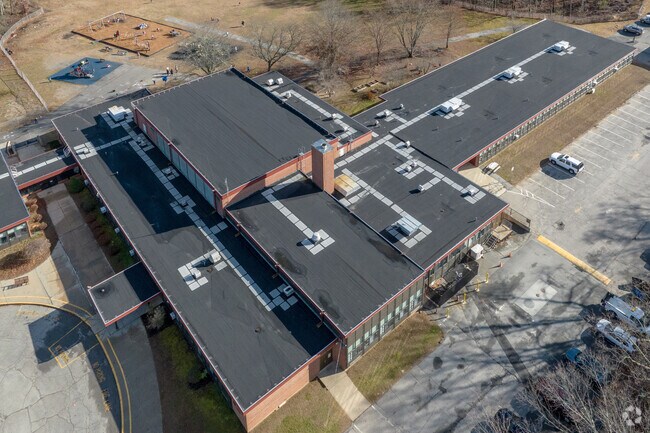 Killingly Central School serves Kindergarten and Gra