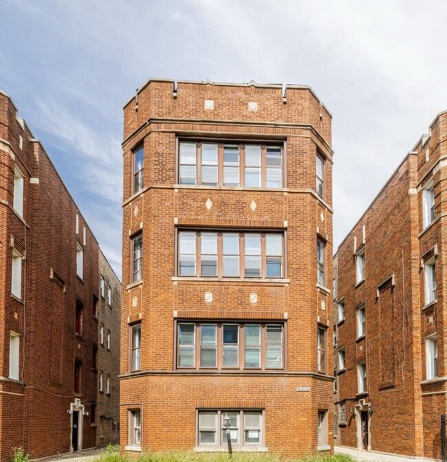 8010 S Phillips Ave Unit 1, Chicago, IL 60617